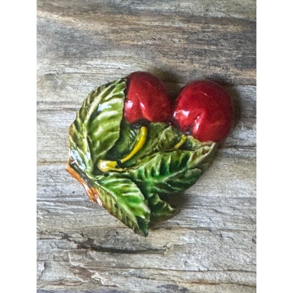 Vintage Ceramic Cherry And Leaf Pin Brooch - Picture 6 of 6